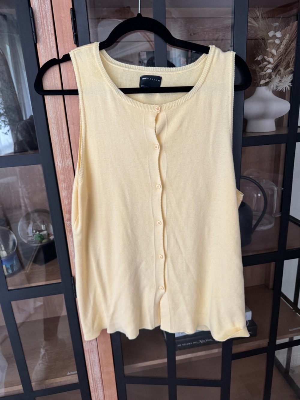 ASOS Design knit vest top butter pastel yellow sleeveless tank crewneck buttons - Picture 4 of 11